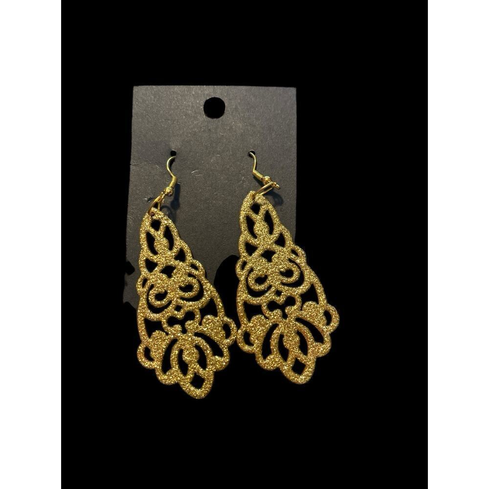 Nine West Gold Sparkling Filigree Long Dangle Pierced Earrings Beautiful New